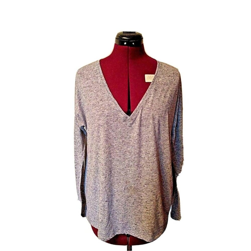 Victoria’s Secret Top Women’s M Gray Long Sleeve V-Neck Casual Tee Shirt